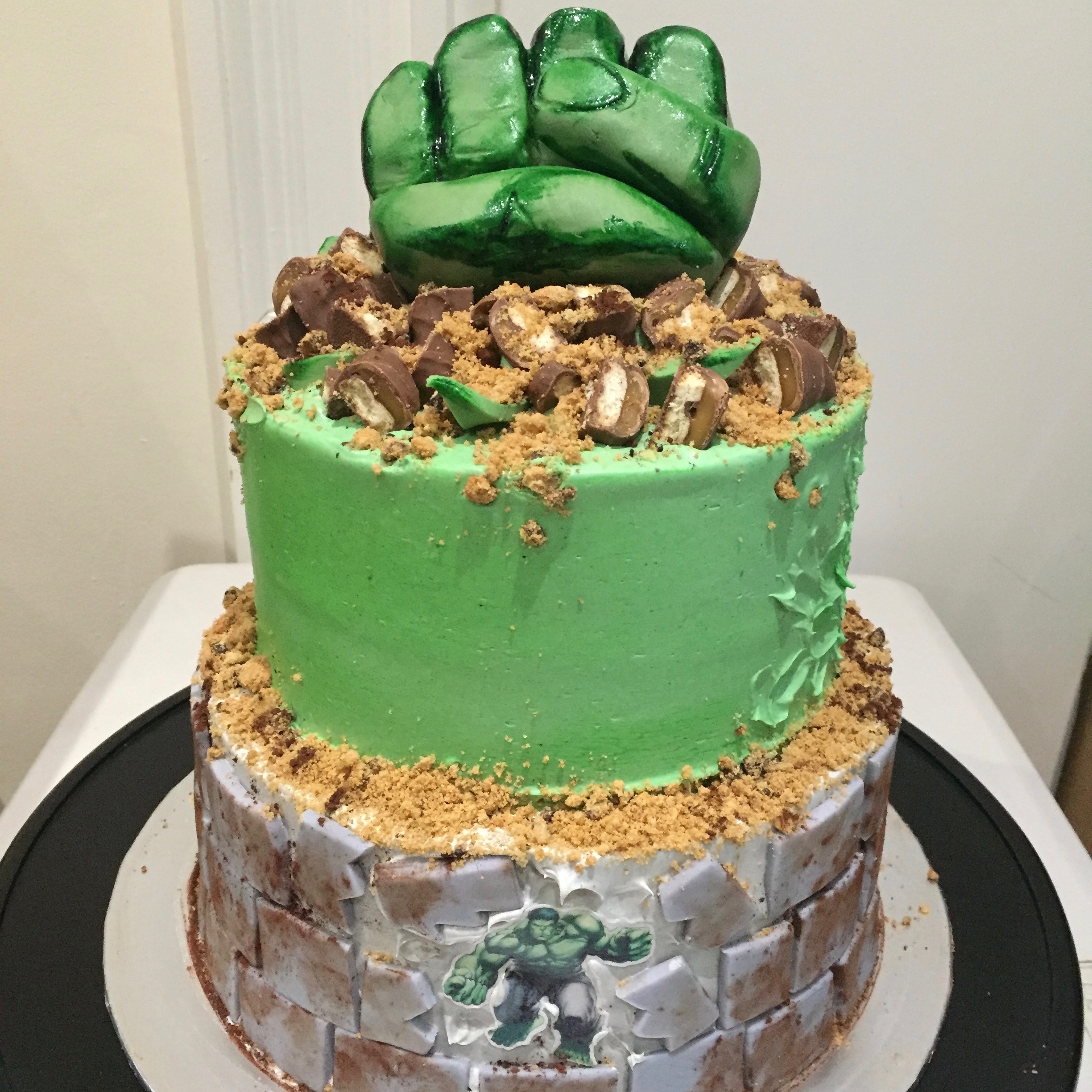 The Hulk Cake